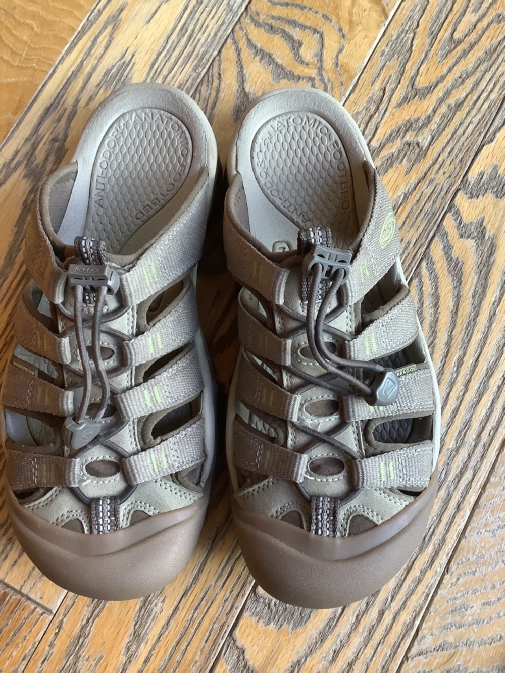 KEEN Women's, Newport Slide Sandal, size 8, women’s - Picture 2 of 6